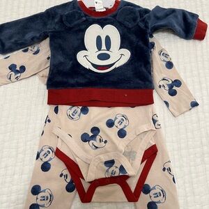 Disney Mickey Mouse Baby Outfit Set